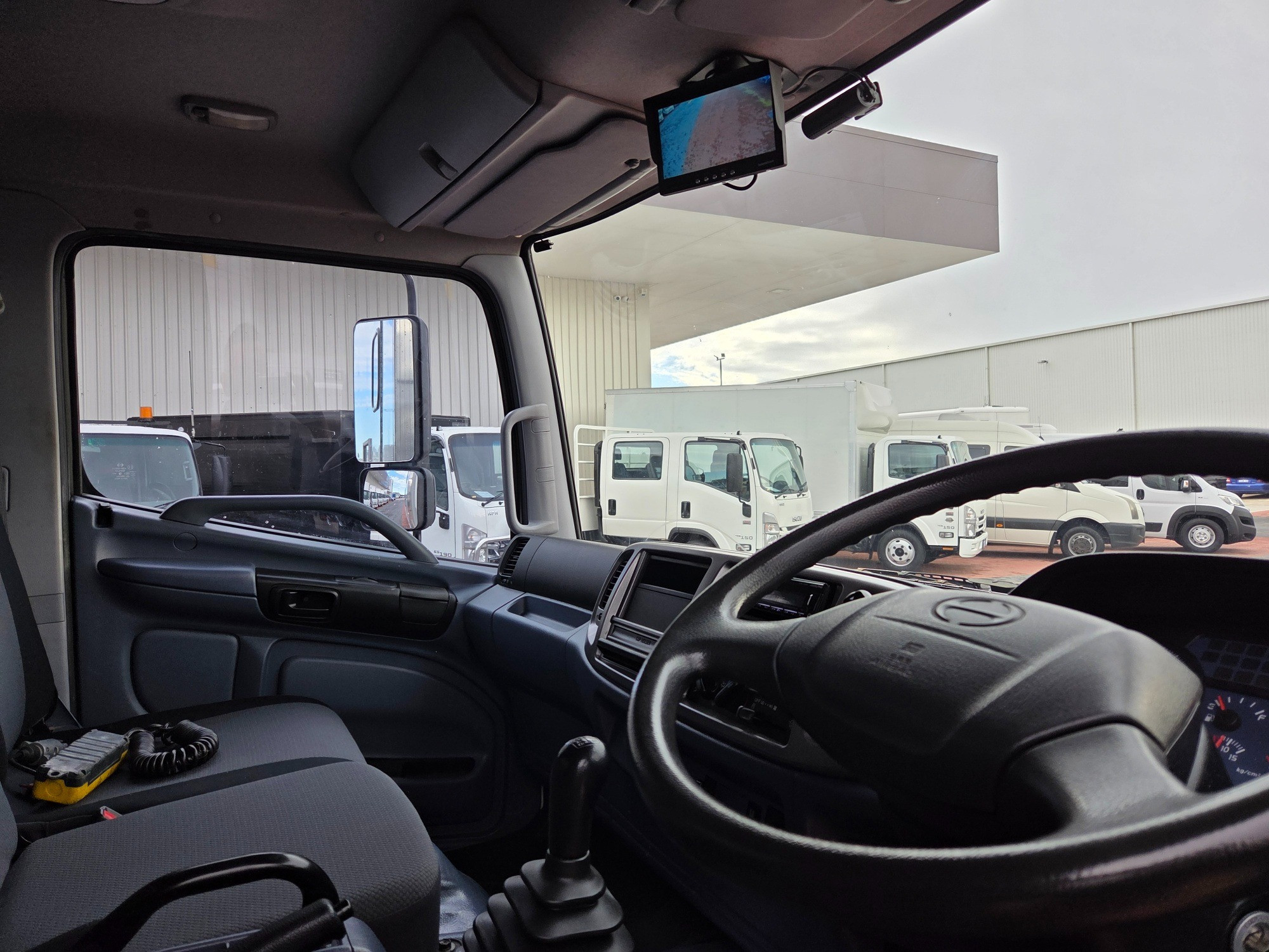 2010 HINO 500 FC6J 1018 MEDIUM 6 SP MANUAL SERVICE BODY