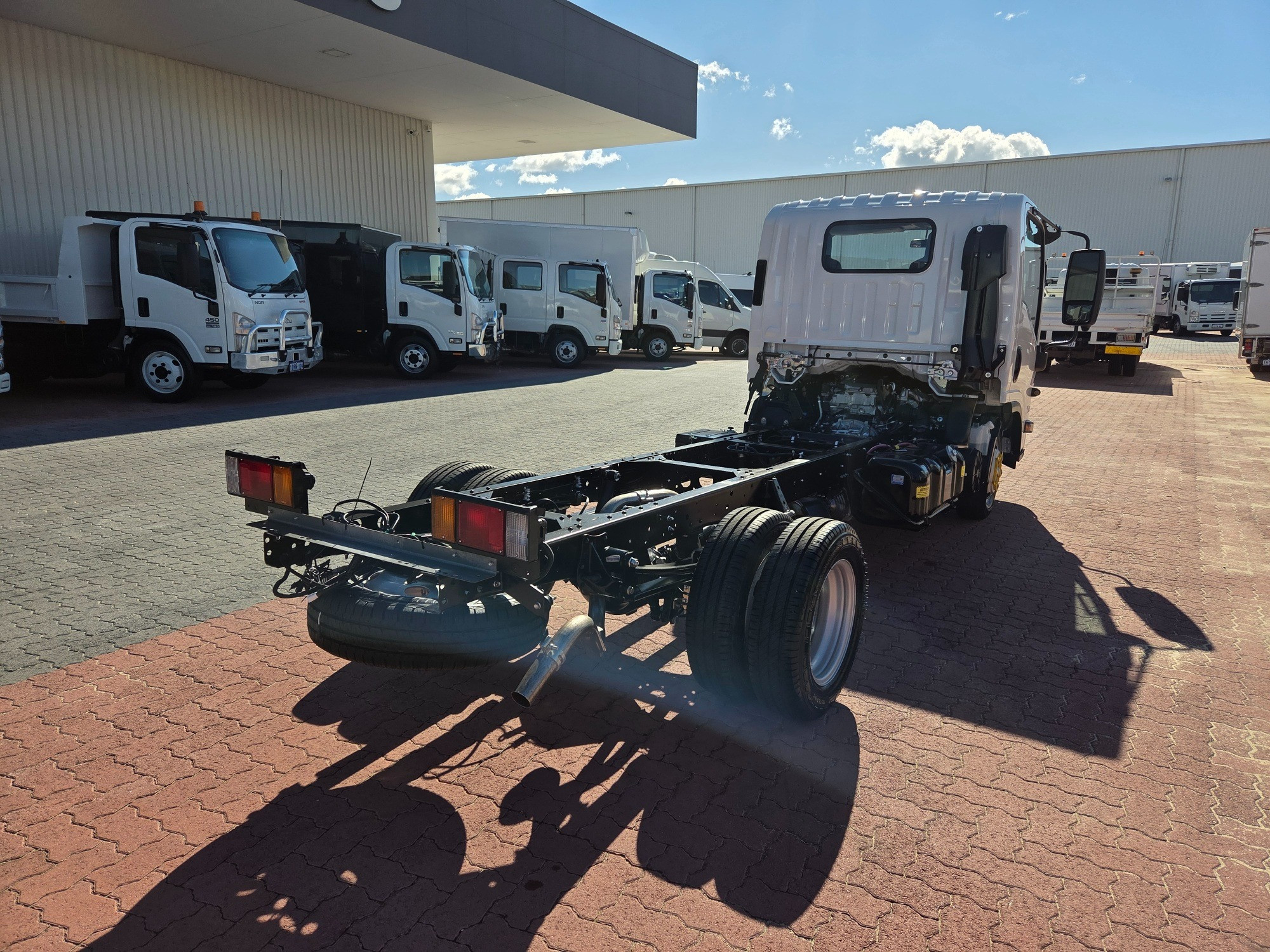 2024 ISUZU NLR NH MY21 45-150 (MWB) 6 SP AUTOMATED MANUAL C/CHAS