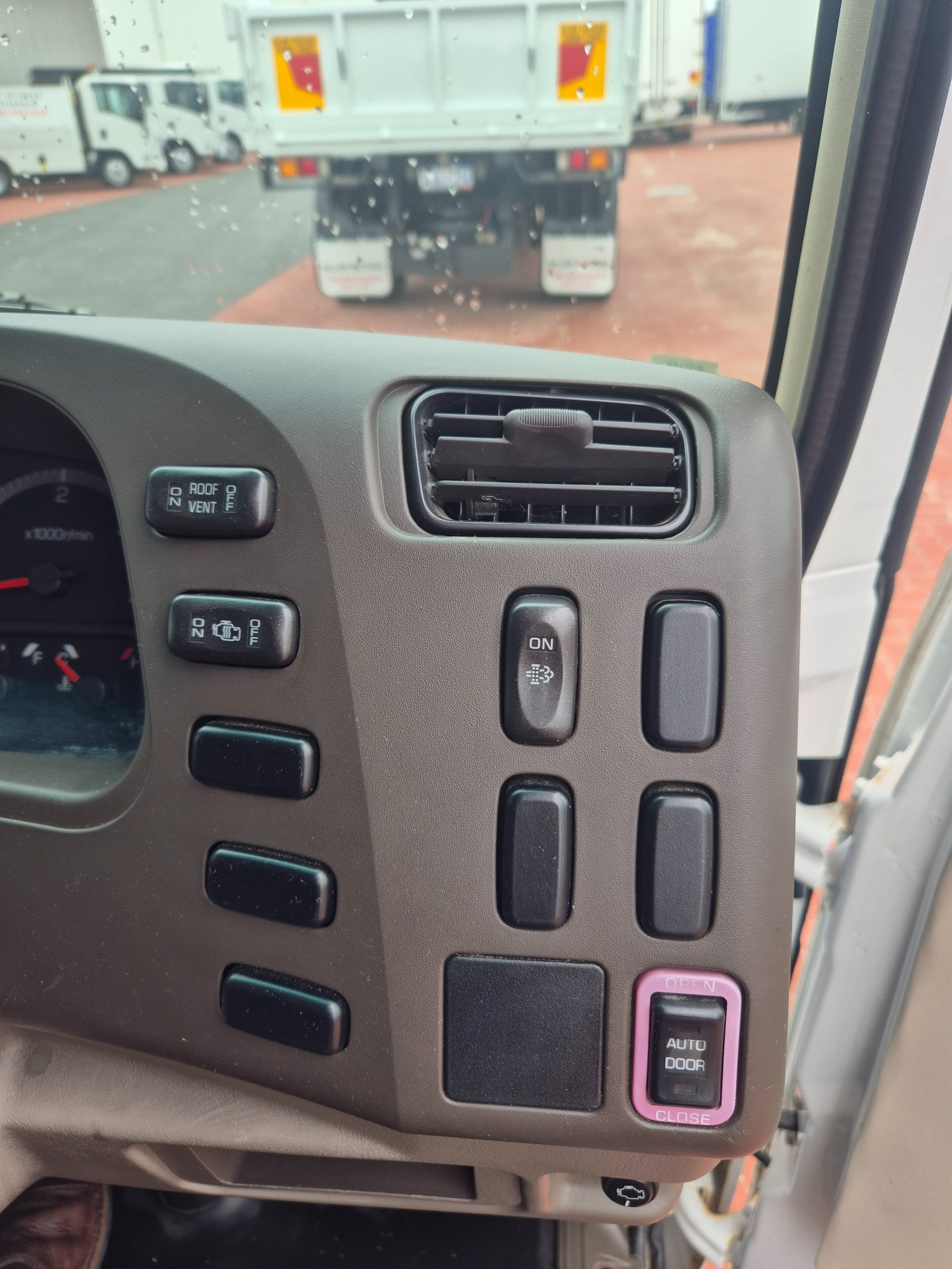 2015 MITSUBISHI FUSO ROSA BE64D DELUXE 6 SP AUTOMATIC BUS