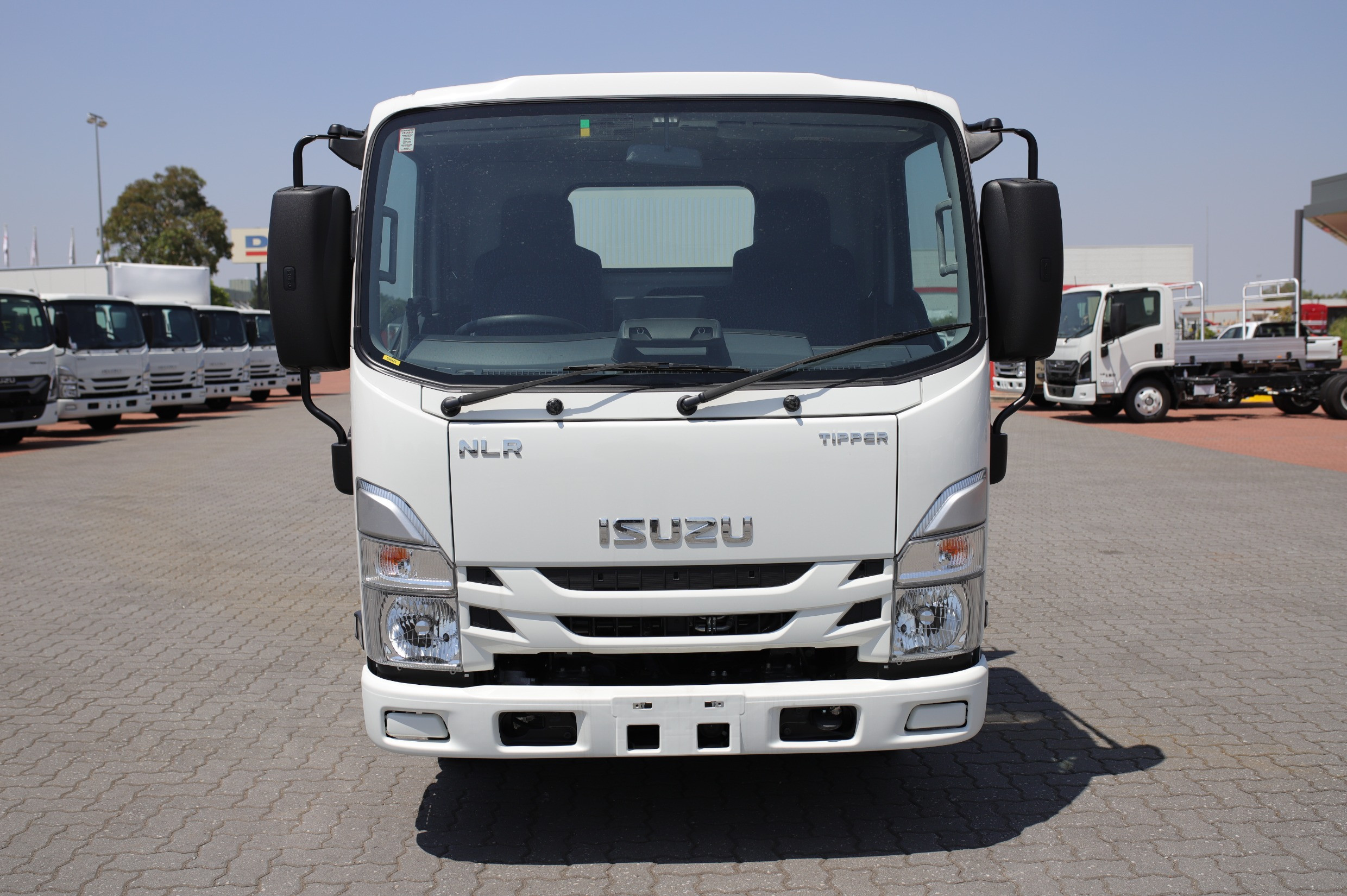 2024 ISUZU NLR NH MY21 45-150 5 SP MANUAL TIPPER