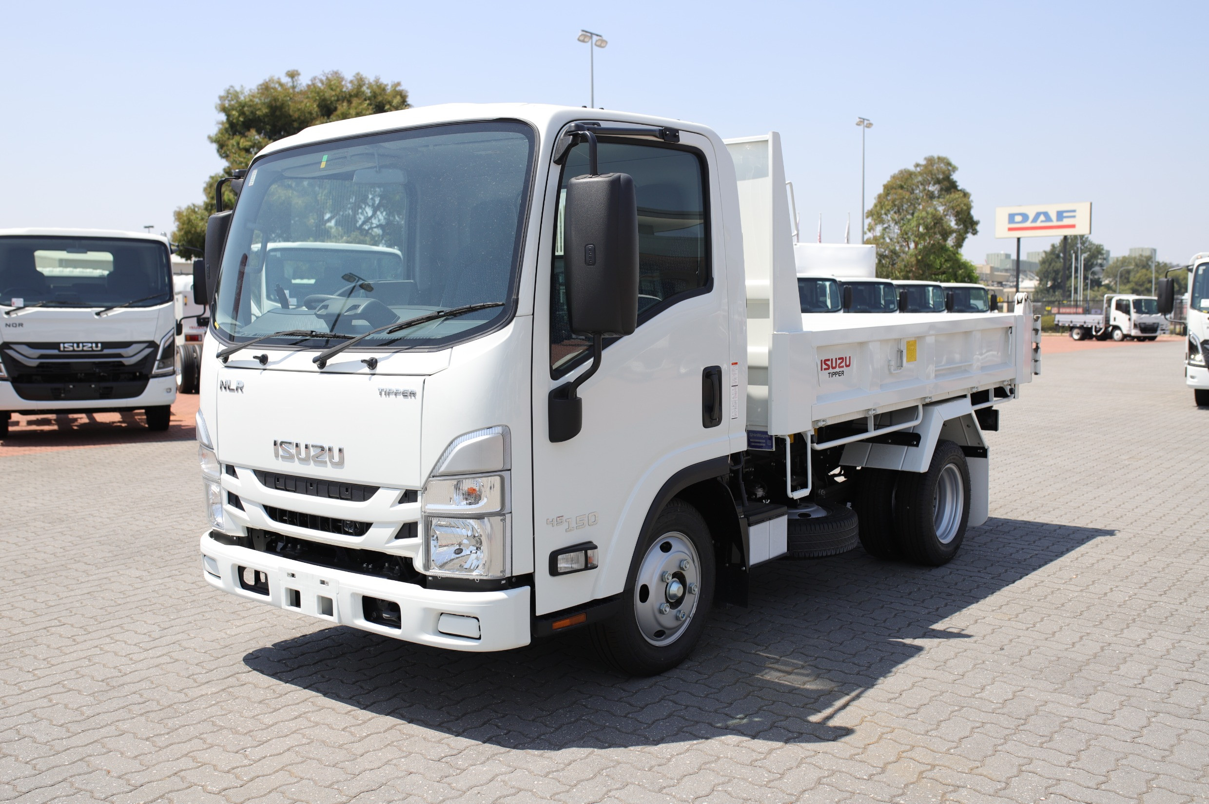2024 ISUZU NLR NH MY21 45-150 5 SP MANUAL TIPPER