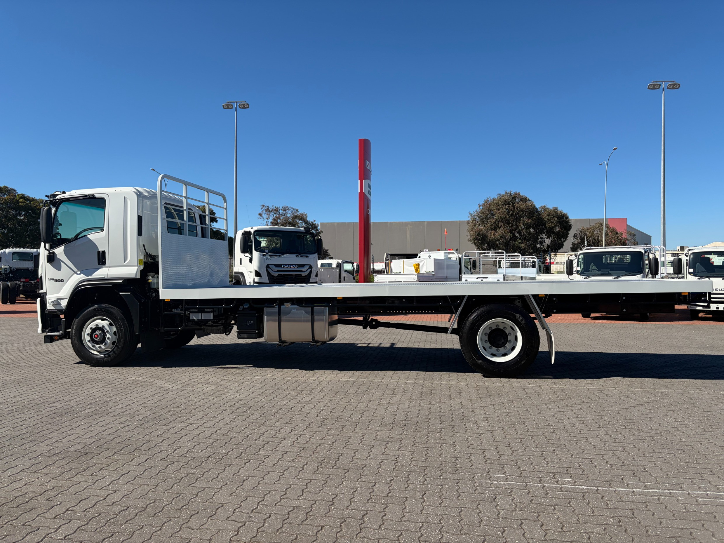 2026 ISUZU FVR 170-300 AT R60 6 SP AUTOMATIC TRAY