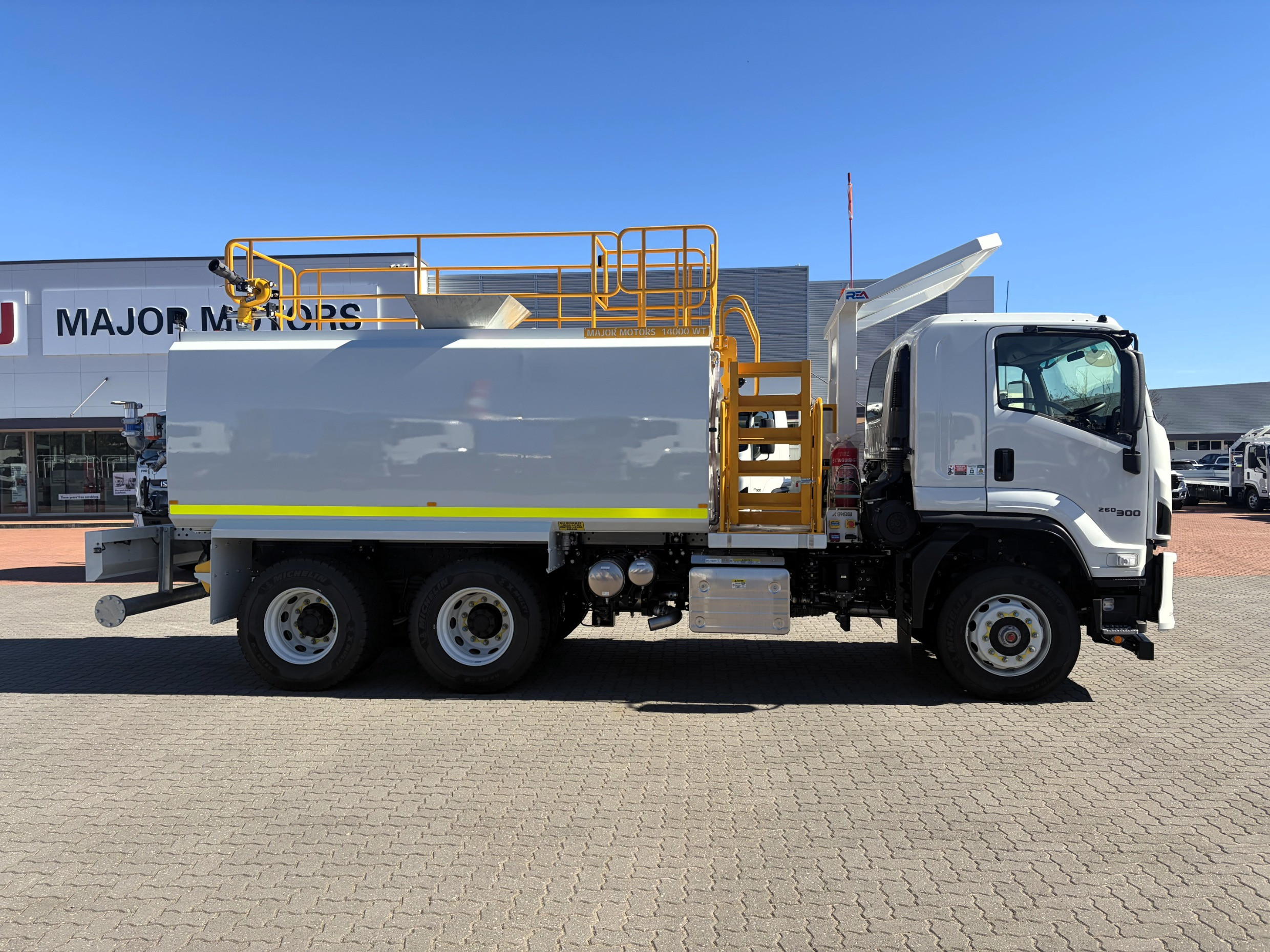 2026 ISUZU FVZ 260-300 AT R46 6 SP AUTOMATIC WATER TRUCK