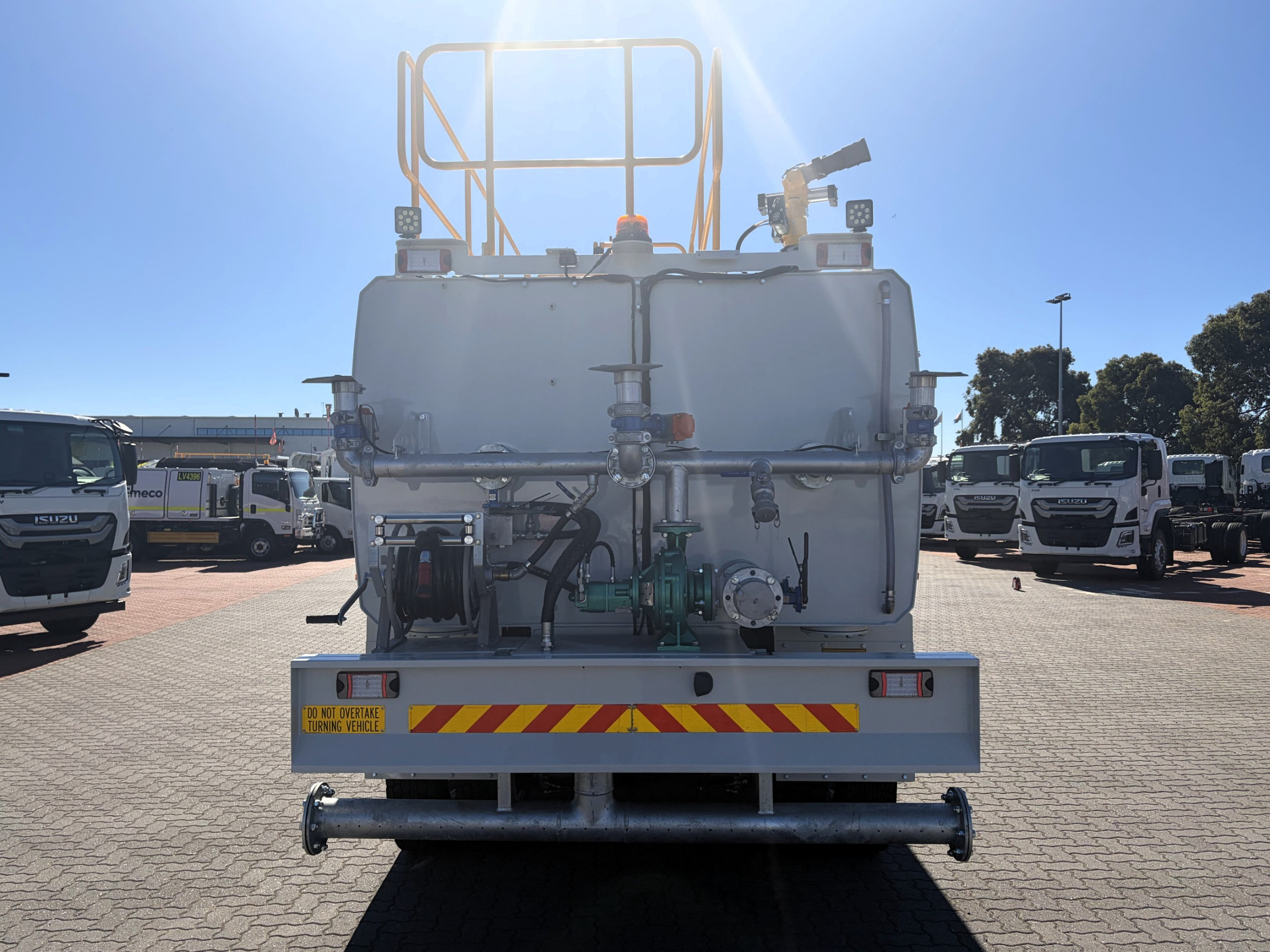 2026 ISUZU FVZ 260-300 AT R46 6 SP AUTOMATIC WATER TRUCK