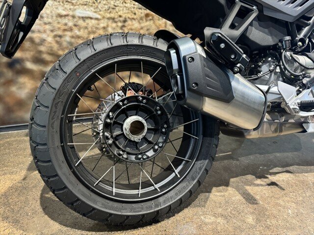 2024 MOTO GUZZI V100 STELVIO ARAS ROAD