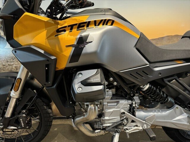 2024 MOTO GUZZI V100 STELVIO ARAS ROAD