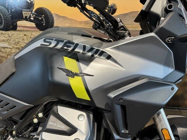 2024 MOTO GUZZI V100 STELVIO ARAS ROAD