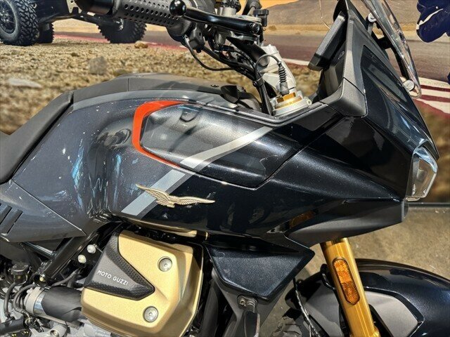 2024 MOTO GUZZI V100 MANDELLO S ROAD