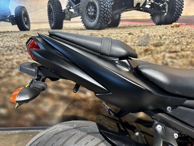2010 YAMAHA FZ1N ROAD
