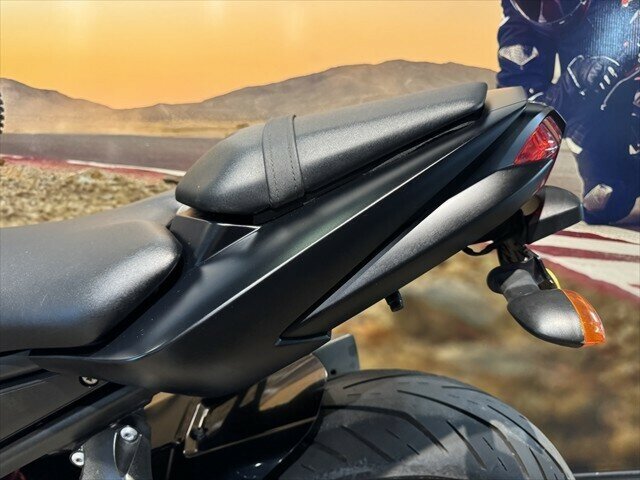 2010 YAMAHA FZ1N ROAD