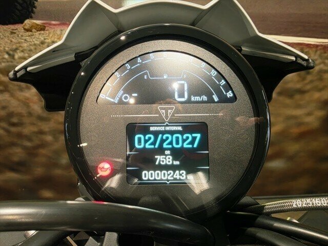 2025 TRIUMPH TRIDENT 800 SPORTS