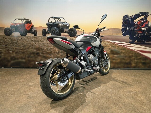 2025 TRIUMPH TRIDENT 800 SPORTS
