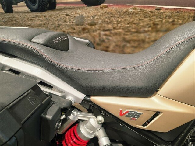 2025 MOTO GUZZI V85 TT TRAVEL DUAL SPORTS