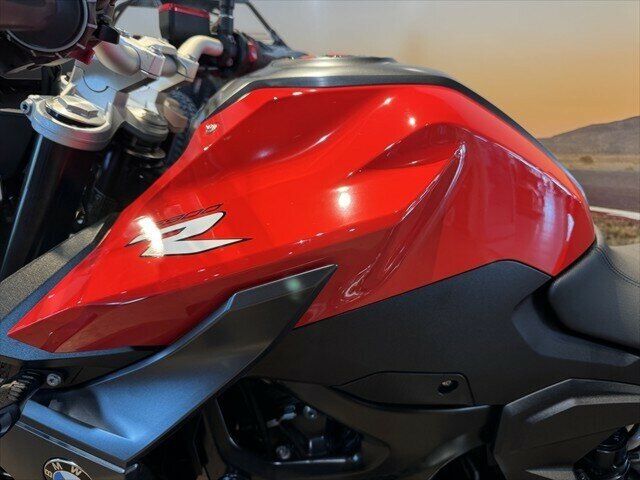 2023 BMW F 900 R ROAD