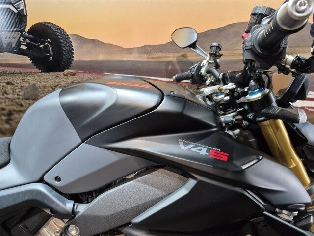 2024 DUCATI STREETFIGHTER V4 S SPORTS