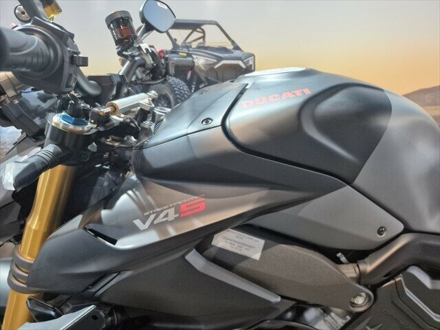 2024 DUCATI STREETFIGHTER V4 S SPORTS