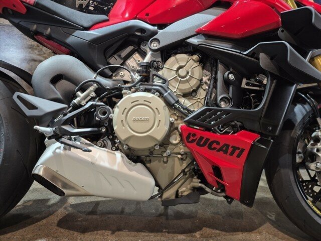 2024 DUCATI STREETFIGHTER V4 S SPORTS