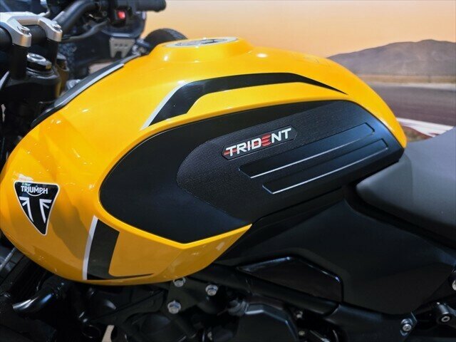 2025 TRIUMPH TRIDENT 660 (LAMS) ROAD