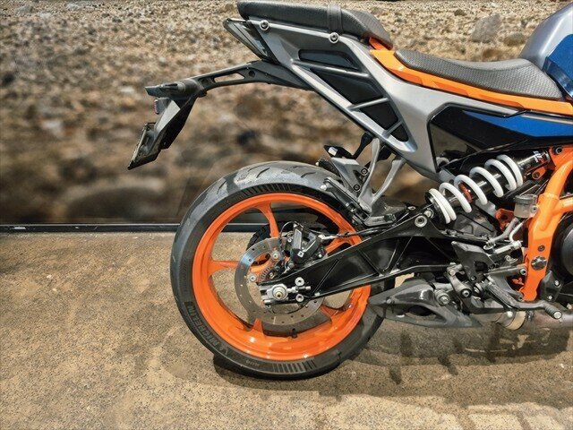 2024 KTM 390 DUKE ROAD