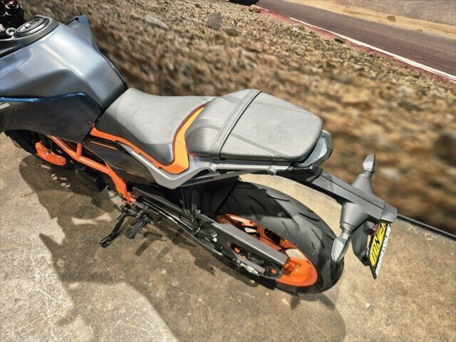 2024 KTM 390 DUKE ROAD