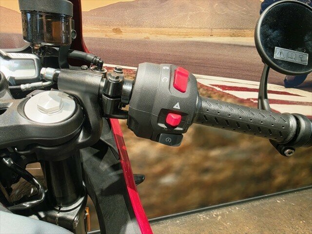 2026 TRIUMPH THRUXTON 400 ROAD