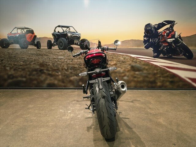 2026 TRIUMPH THRUXTON 400 ROAD