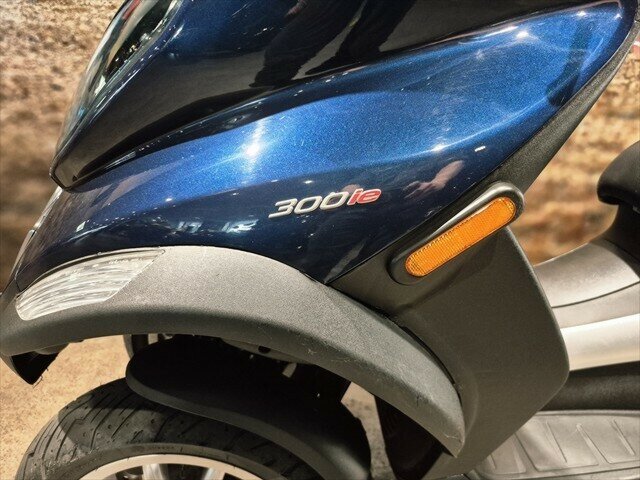 2012 PIAGGIO MP3 300 SCOOTER
