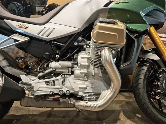 2023 MOTO GUZZI V100 MANDELLO ROAD