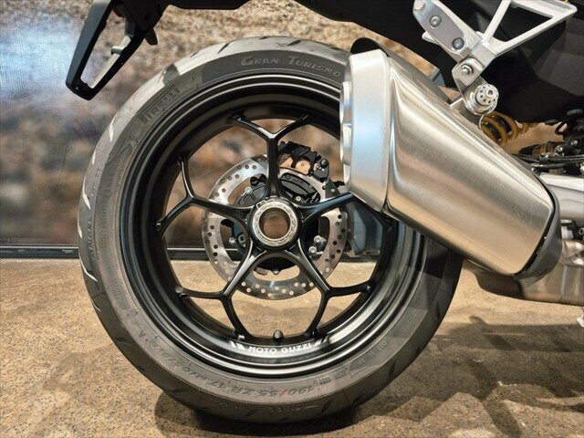 2023 MOTO GUZZI V100 MANDELLO ROAD