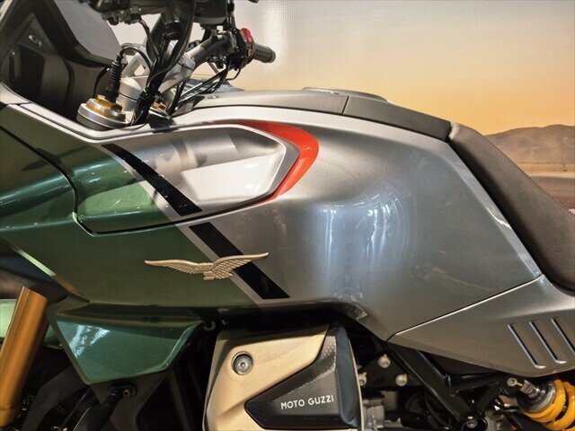 2023 MOTO GUZZI V100 MANDELLO ROAD