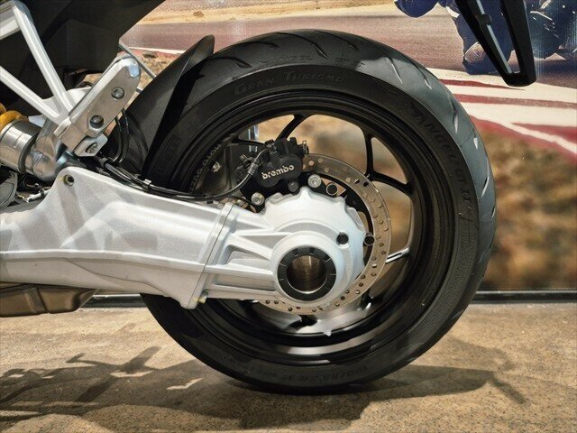 2023 MOTO GUZZI V100 MANDELLO ROAD