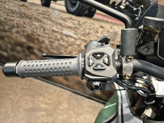 2023 MOTO GUZZI V100 MANDELLO ROAD