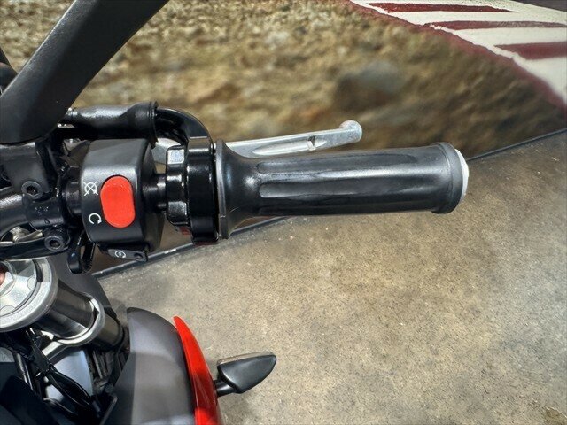 2014 TRIUMPH STREET TRIPLE R ROAD