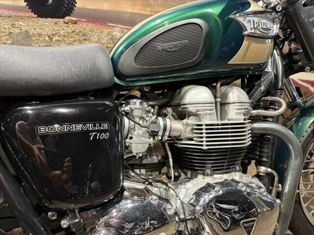 2004 TRIUMPH BONNEVILLE T100 ROAD