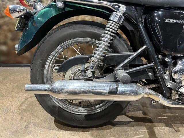 2004 TRIUMPH BONNEVILLE T100 ROAD