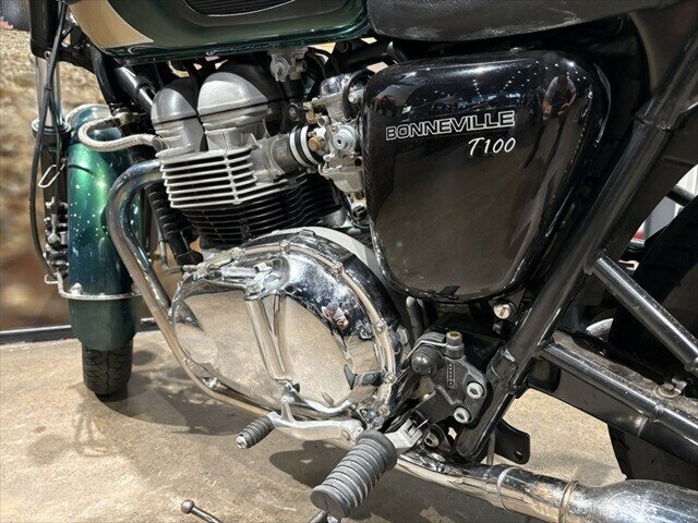 2004 TRIUMPH BONNEVILLE T100 ROAD