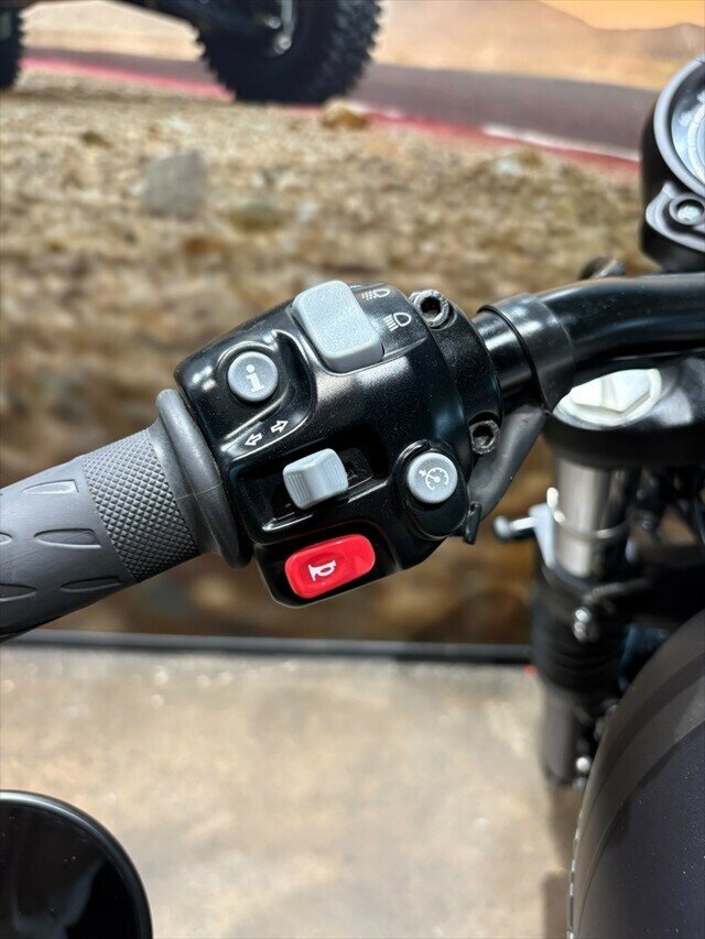 2021 TRIUMPH BONNEVILLE BOBBER ROAD
