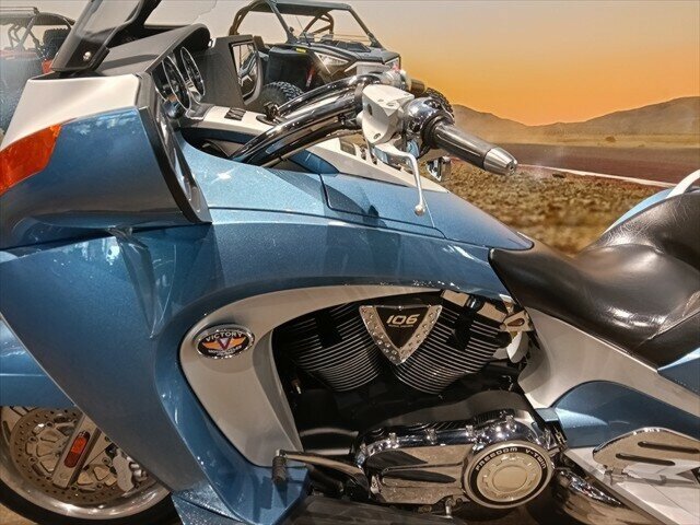 2010 VICTORY VISION TOUR PREMIUM CRUISER
