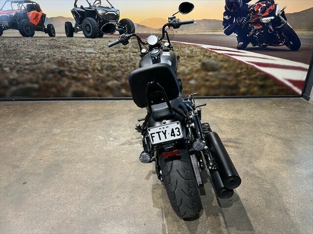 2023 INDIAN CHIEF BOBBER DARK HORSE TOURER