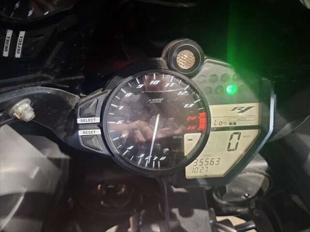 2010 YAMAHA YZF-R1 SPORTS