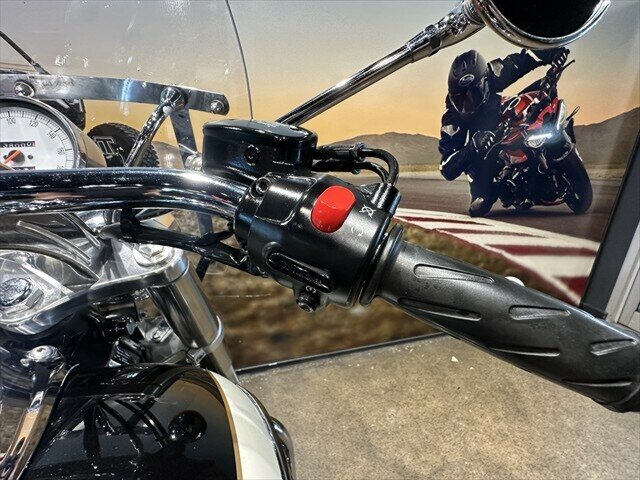 2009 TRIUMPH SPEEDMASTER CRUISER