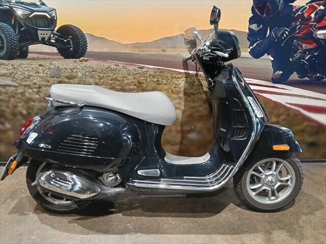 2023 VESPA GTS 300 CLASSIC SCOOTER