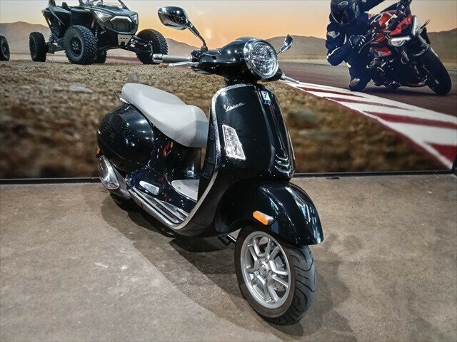 2023 VESPA GTS 300 CLASSIC SCOOTER