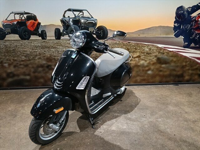 2023 VESPA GTS 300 CLASSIC SCOOTER