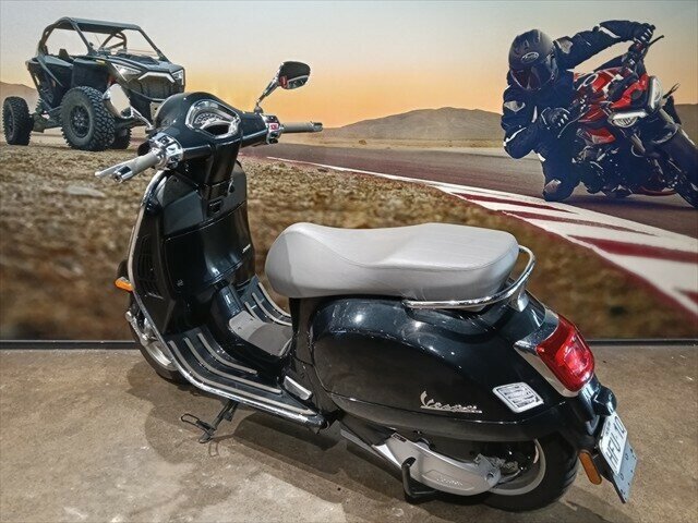 2023 VESPA GTS 300 CLASSIC SCOOTER