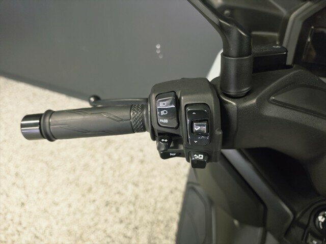 2024 YAMAHA XMAX 300 LAMS SCOOTER