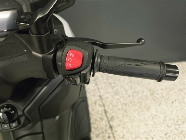 2024 YAMAHA XMAX 300 LAMS SCOOTER
