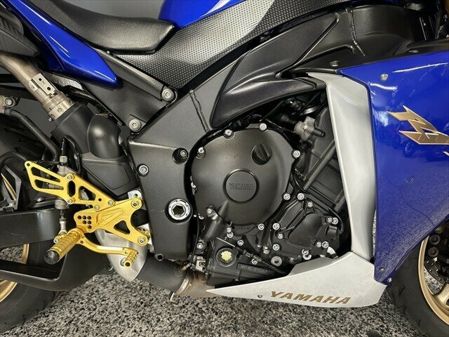 2011 YAMAHA YZF-R1 SPORTS