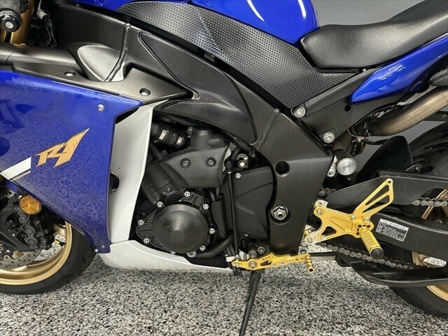 2011 YAMAHA YZF-R1 SPORTS