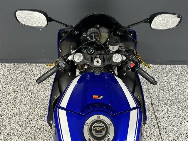 2011 YAMAHA YZF-R1 SPORTS
